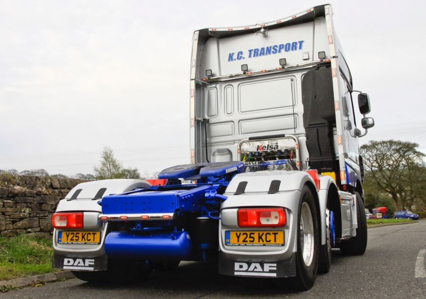 Stainless Steel AirBar for DAF XF106 | 6 Red LEDs