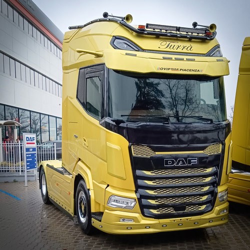 Sunvisor for DAF NGD XF & XG | Type 1 | 5 Lightholes