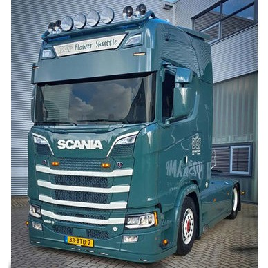 [2SCNGOSXS5NT9] Stoßstangen-Spoiler Scania NextGen - Typ 9 - obere Stoßstage - 5 Lichtöffnungen