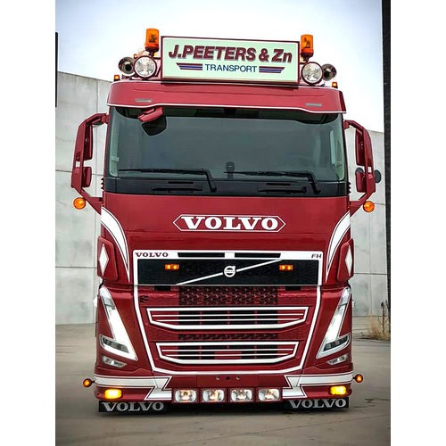 [7VFH4FCZKN02] Sunvisor for Volvo FH4/4B with FWC-Camera | 2 Bottom Lightholes
